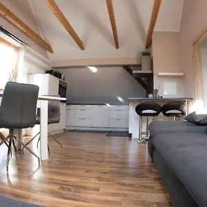  Apartment Moderne, Gemütliche Dg-wohnung In Ruhiger Lage